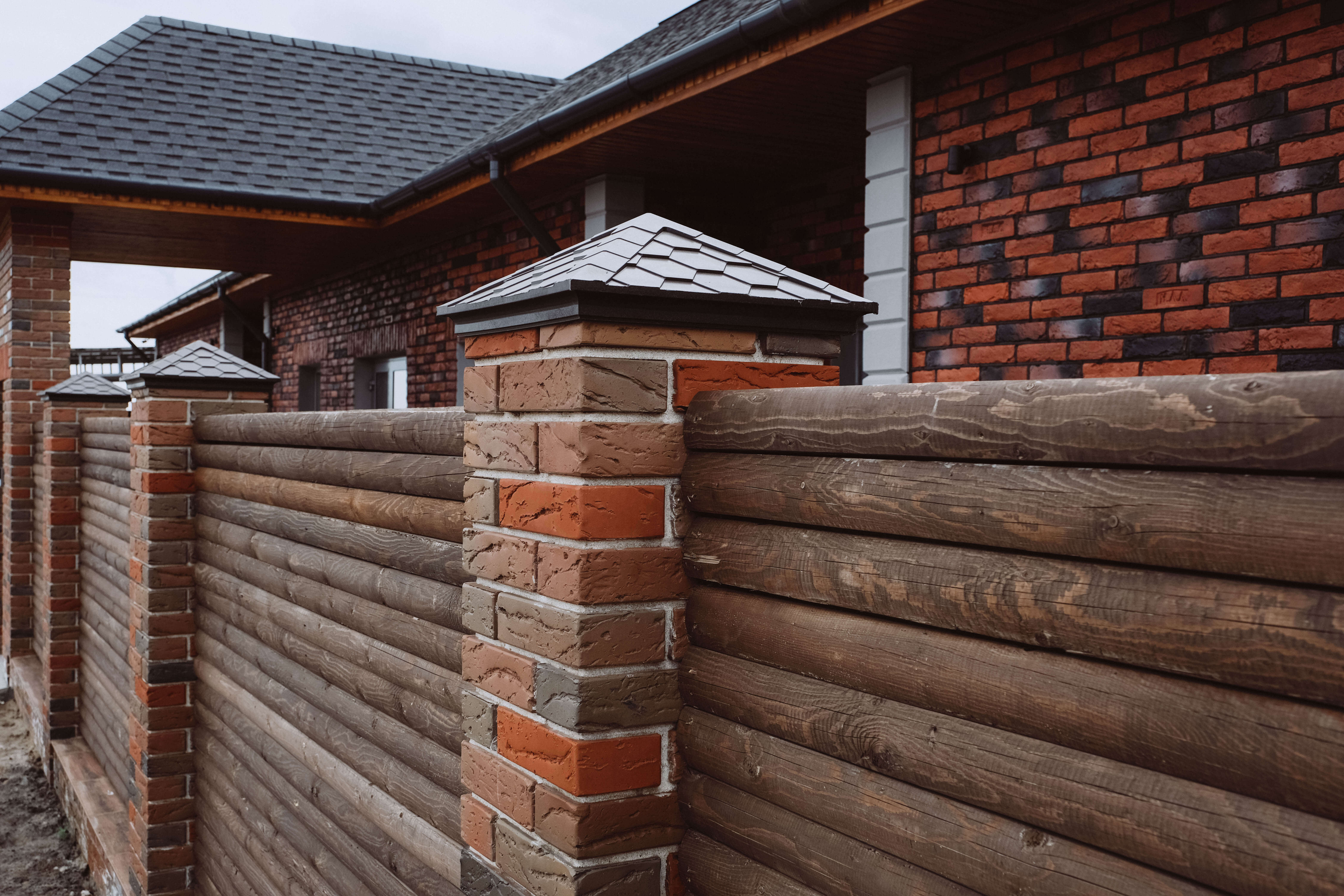 Колпак Zking Эверест Коричневый на столб 1.5х1.5 кирпича (390х390мм) в Электростали фото