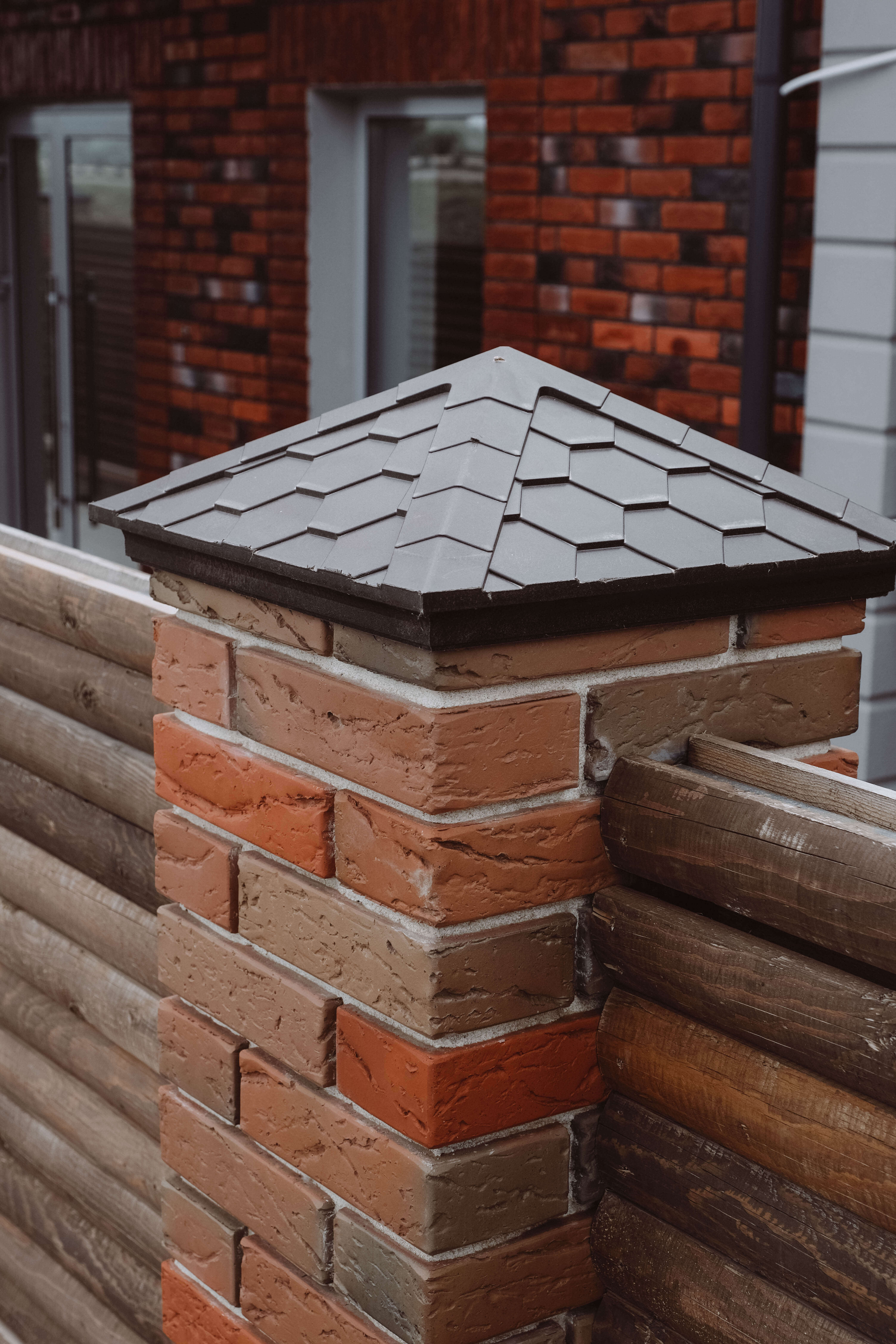 Колпак Zking Эверест Коричневый на столб 1.5х1.5 кирпича (390х390мм) в Электростали фото